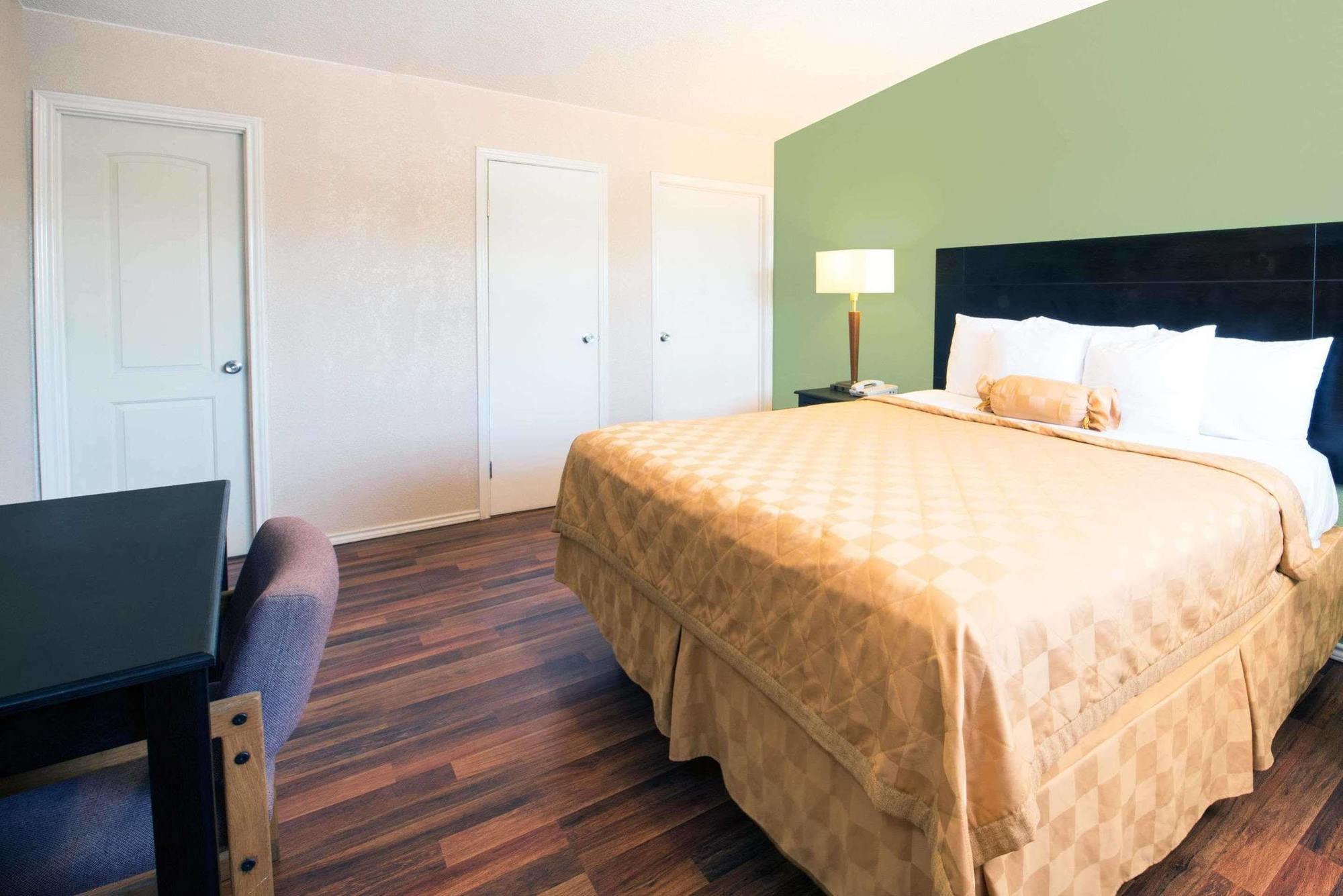 Executive Inn & Kitchenette Suites-Eagle Pass Ngoại thất bức ảnh